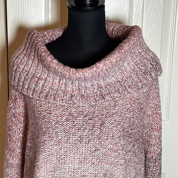 American Eagle Off Shoulder Cowl Neck Ombre Sweater - Picture 3 of 10